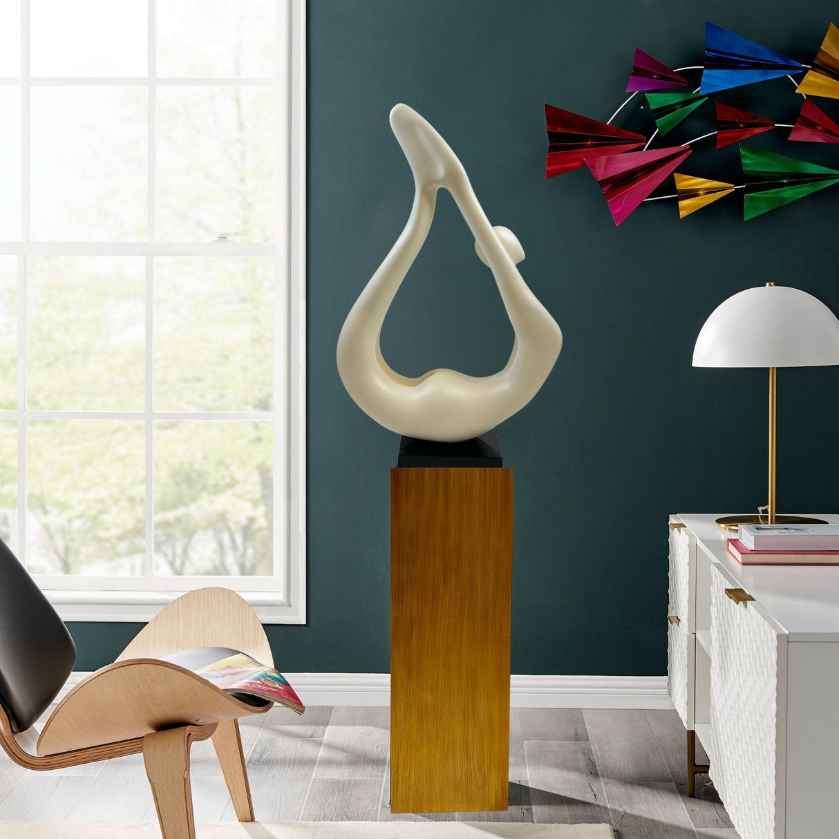 Escultura de yoga blanca