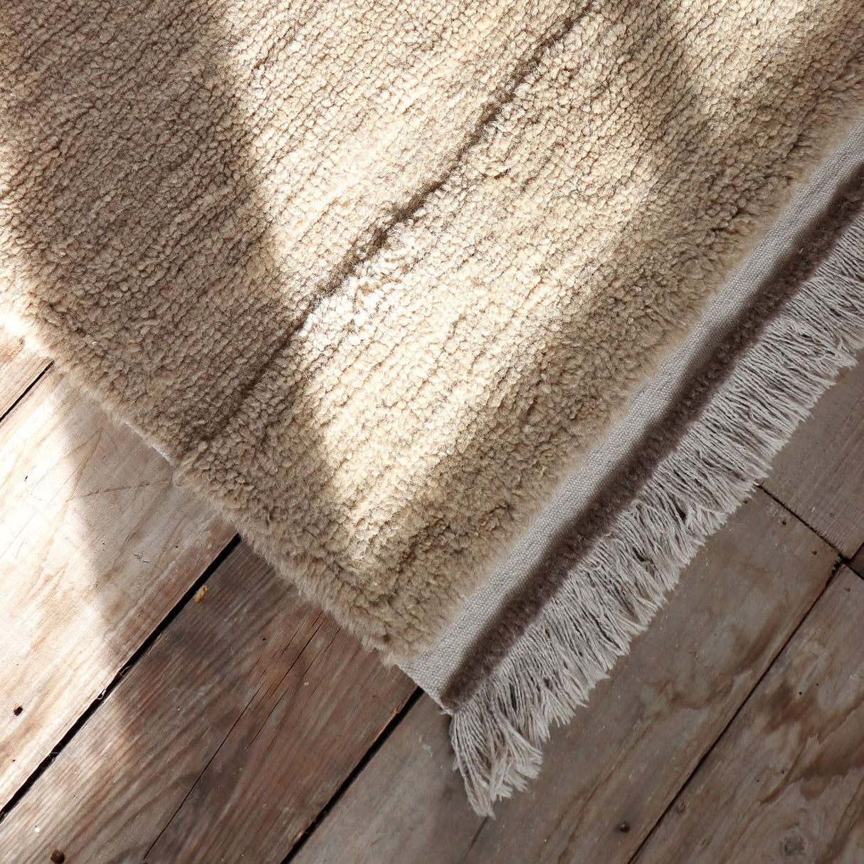 Alfombra de lana beige estepa