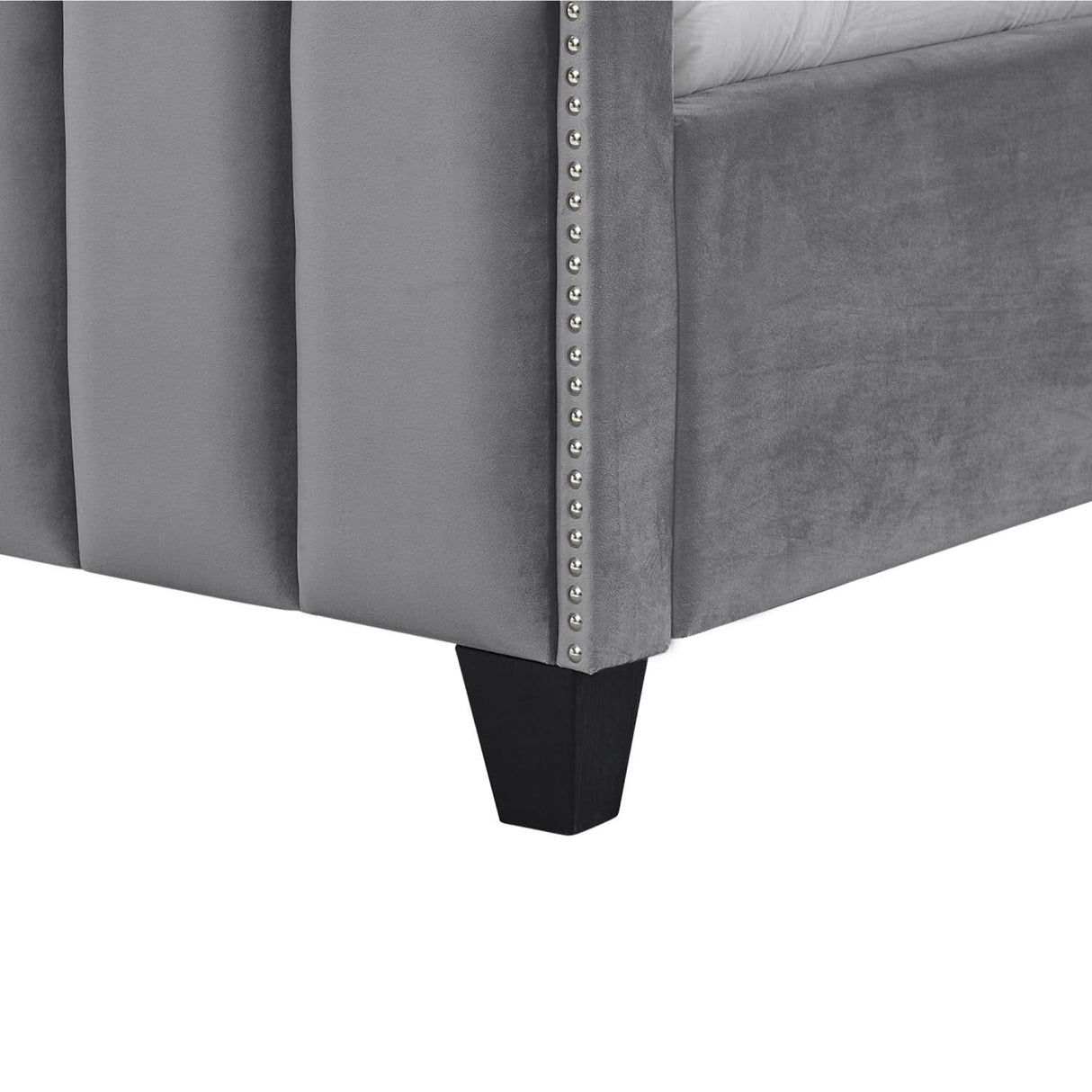 Cama de plataforma tapizada Poppy